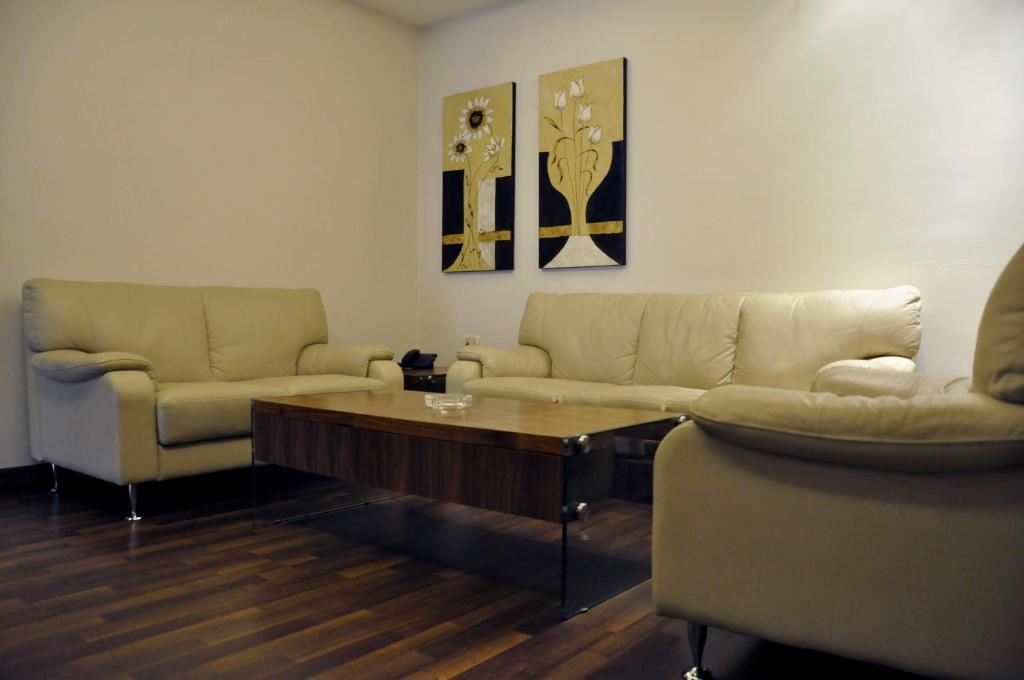 Granada Suites Hotel Ammán Szoba fotó